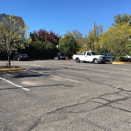 Norwood Inn And Suites Chaska Экстерьер фото