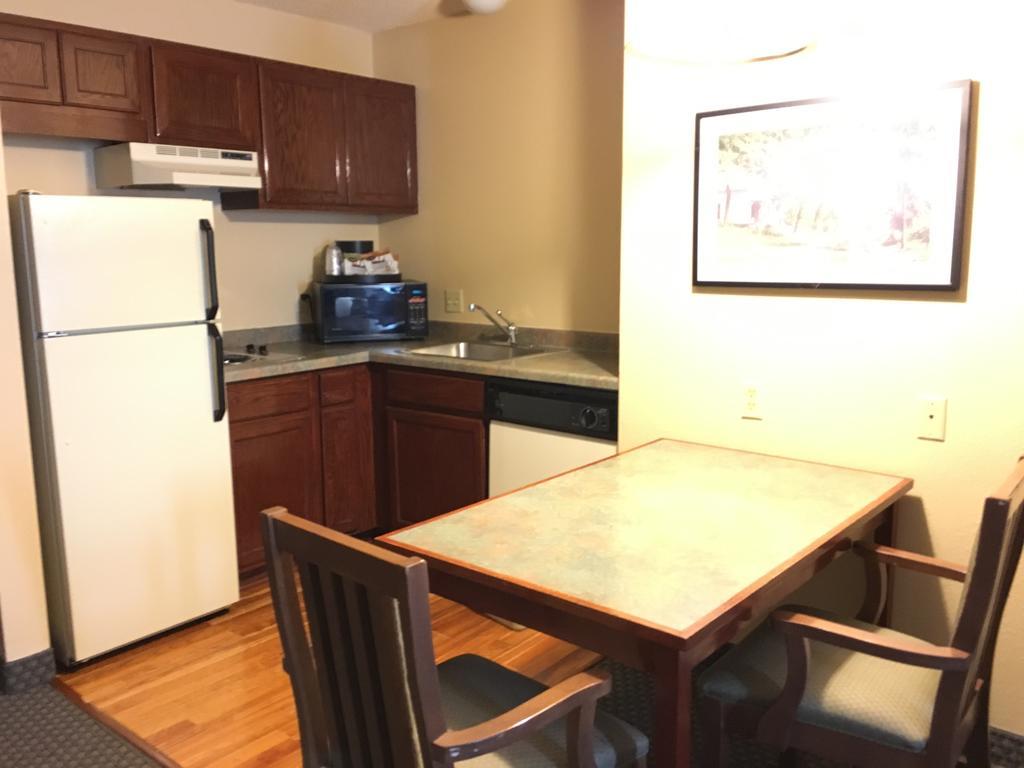 Norwood Inn And Suites Chaska Экстерьер фото