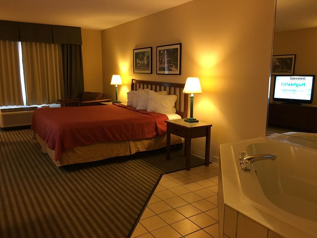 Norwood Inn And Suites Chaska Экстерьер фото