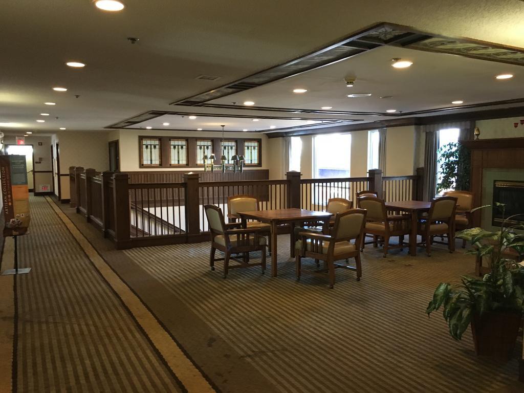 Norwood Inn And Suites Chaska Экстерьер фото