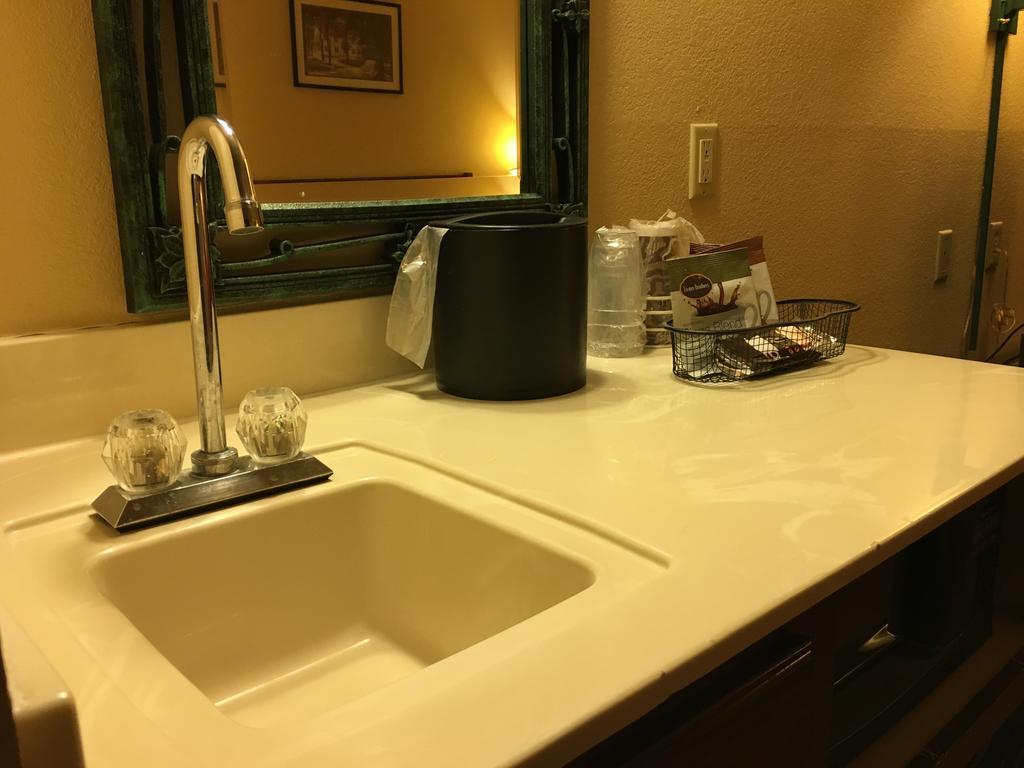 Norwood Inn And Suites Chaska Экстерьер фото