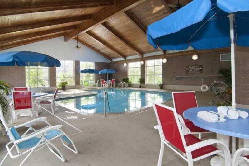 Norwood Inn And Suites Chaska Удобства фото