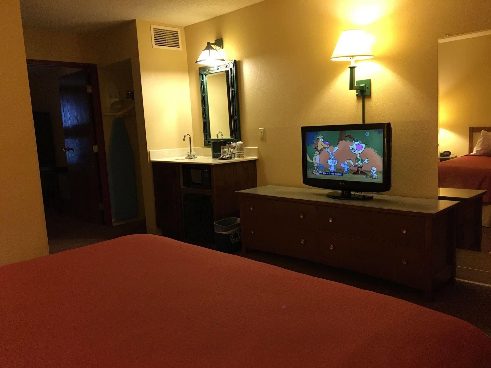 Norwood Inn And Suites Chaska Экстерьер фото