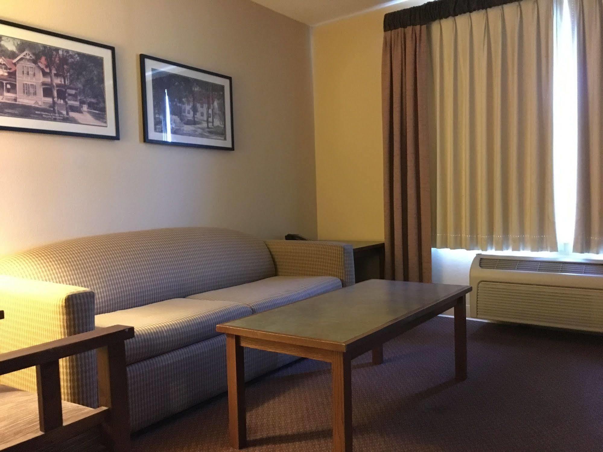 Norwood Inn And Suites Chaska Экстерьер фото