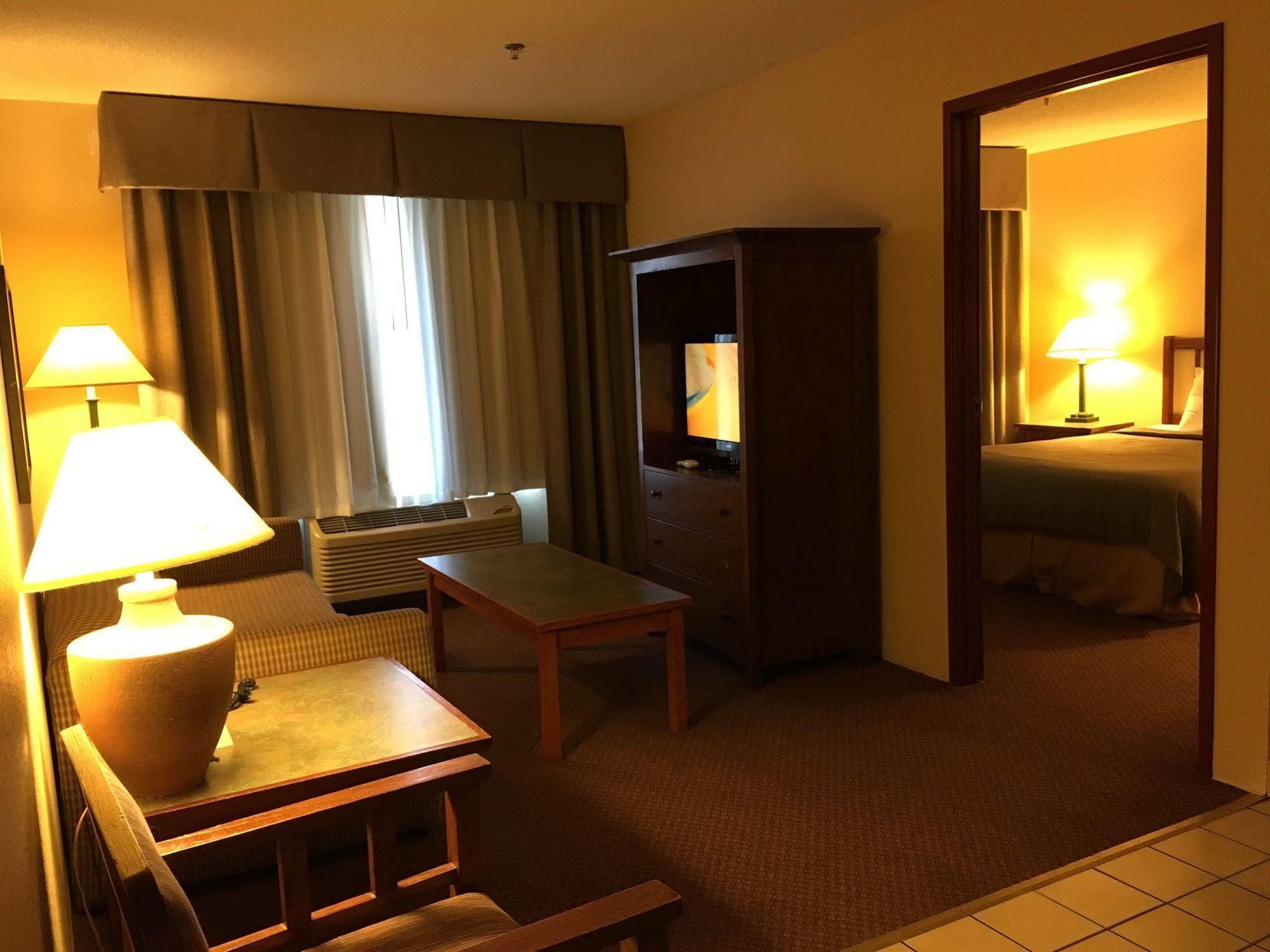 Norwood Inn And Suites Chaska Экстерьер фото